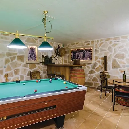 Σπίτι διακοπών 5 Bedroom Cozy In