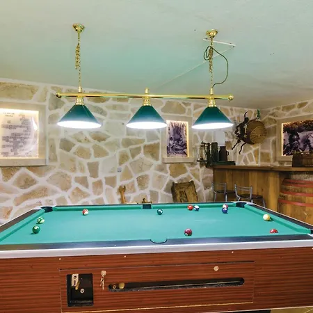 Σπίτι διακοπών 5 Bedroom Cozy In