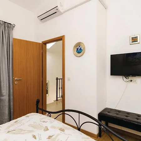 Σπίτι διακοπών 5 Bedroom Cozy In Topolo