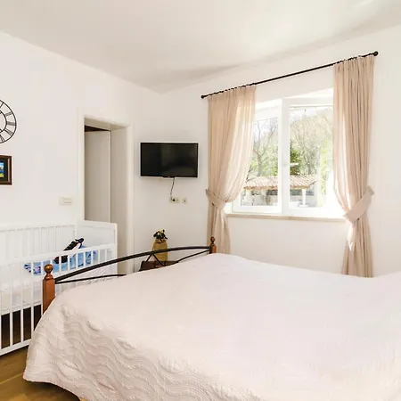 5 Bedroom Cozy In Σπίτι διακοπών