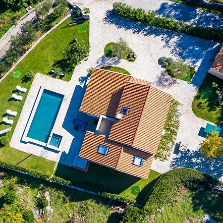 Σπίτι διακοπών 5 Bedroom Cozy In