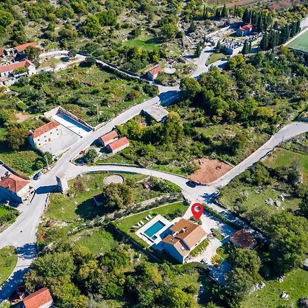 5 Bedroom Cozy In * Topolo