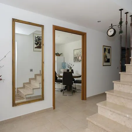 5 Bedroom Cozy In Σπίτι διακοπών